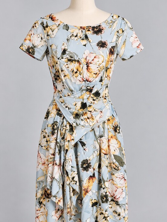 Closet Dresses & Skirts - Closet London Blue Floral Fit & Flare Tie Waist Dress Size 6